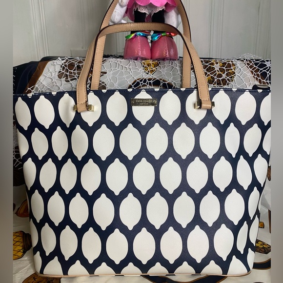 kate spade Handbags - KATE SPADE LARGE TOTE BAG